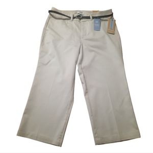 Dockers Belted Metro Capri khakis size 6P
